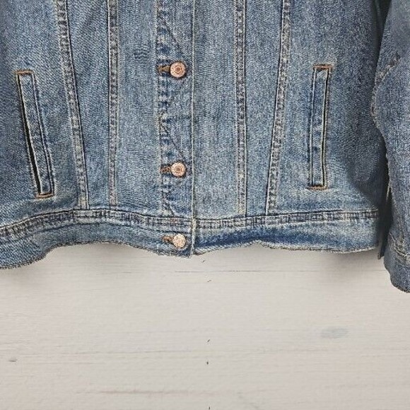 Old Navy Womens Medium Wash Denim Trucker Jean Jacket  Distressed‎ Size XXL - Picture 6 of 9